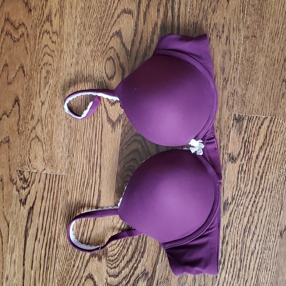 Brand New Never Worn Victoria Secret Bra